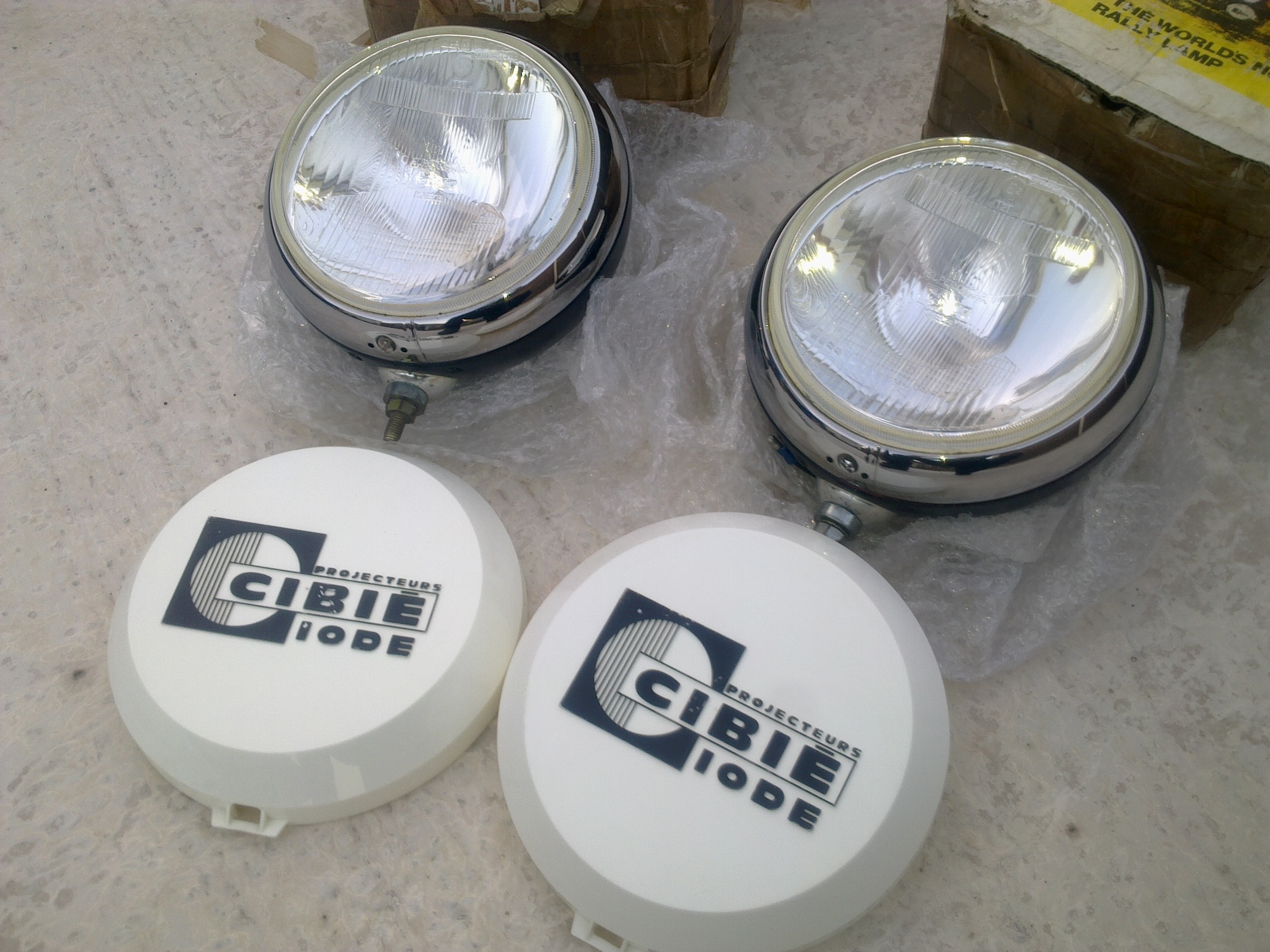 New cibie super Oscar spotlight with proper embossed covers...